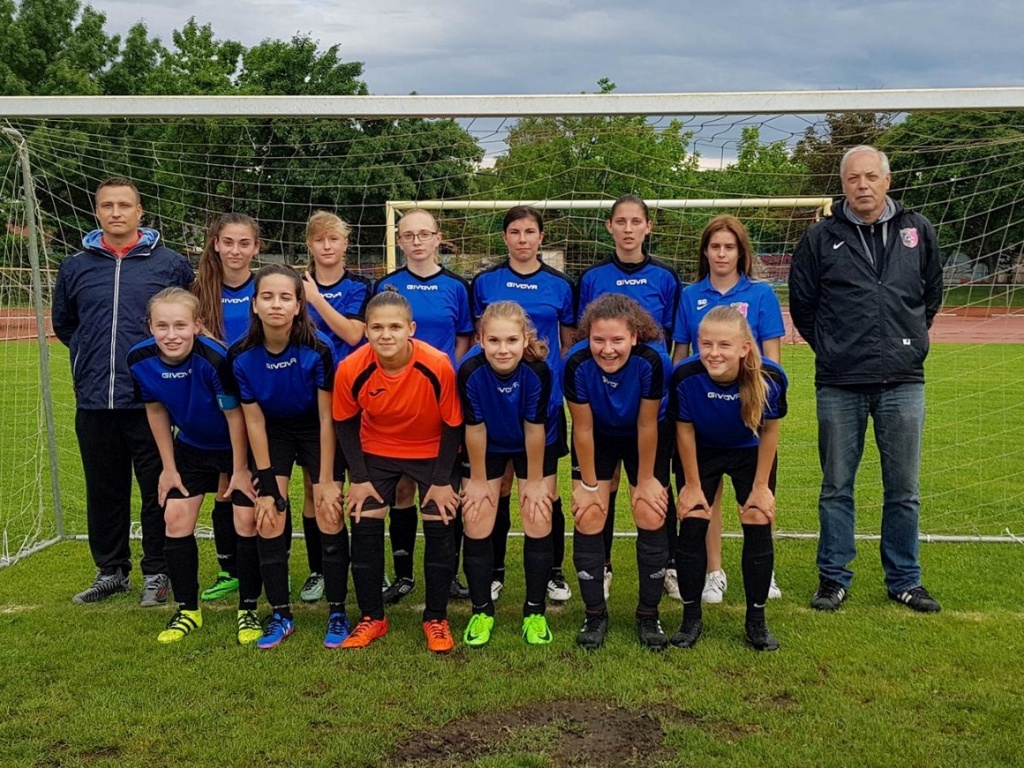 u15